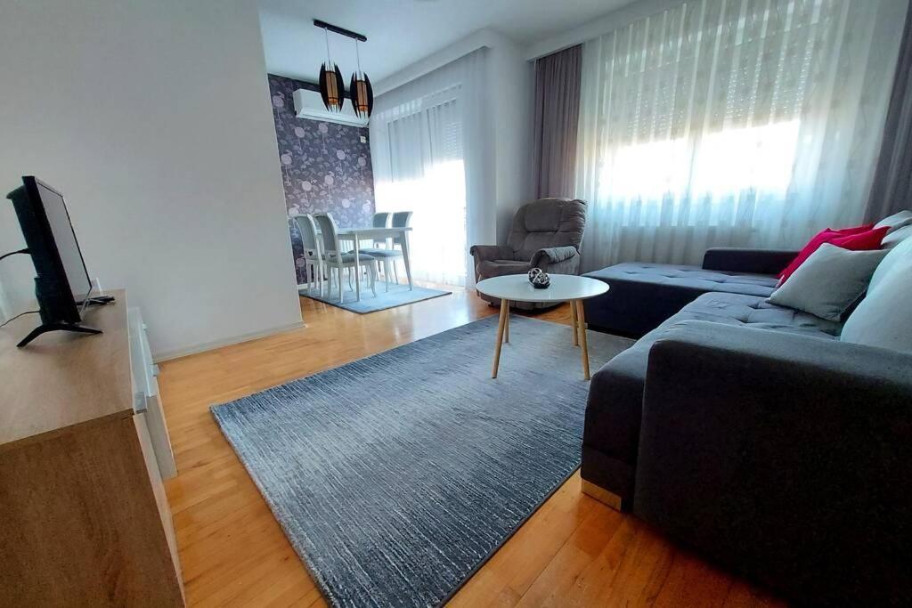 Apartment 13C Pristina Exterior photo